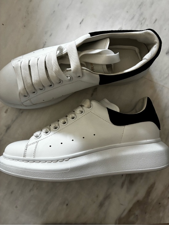 Alexander McQueen Shoes - Alexander McQueen oversized sneakers in White -eu 38